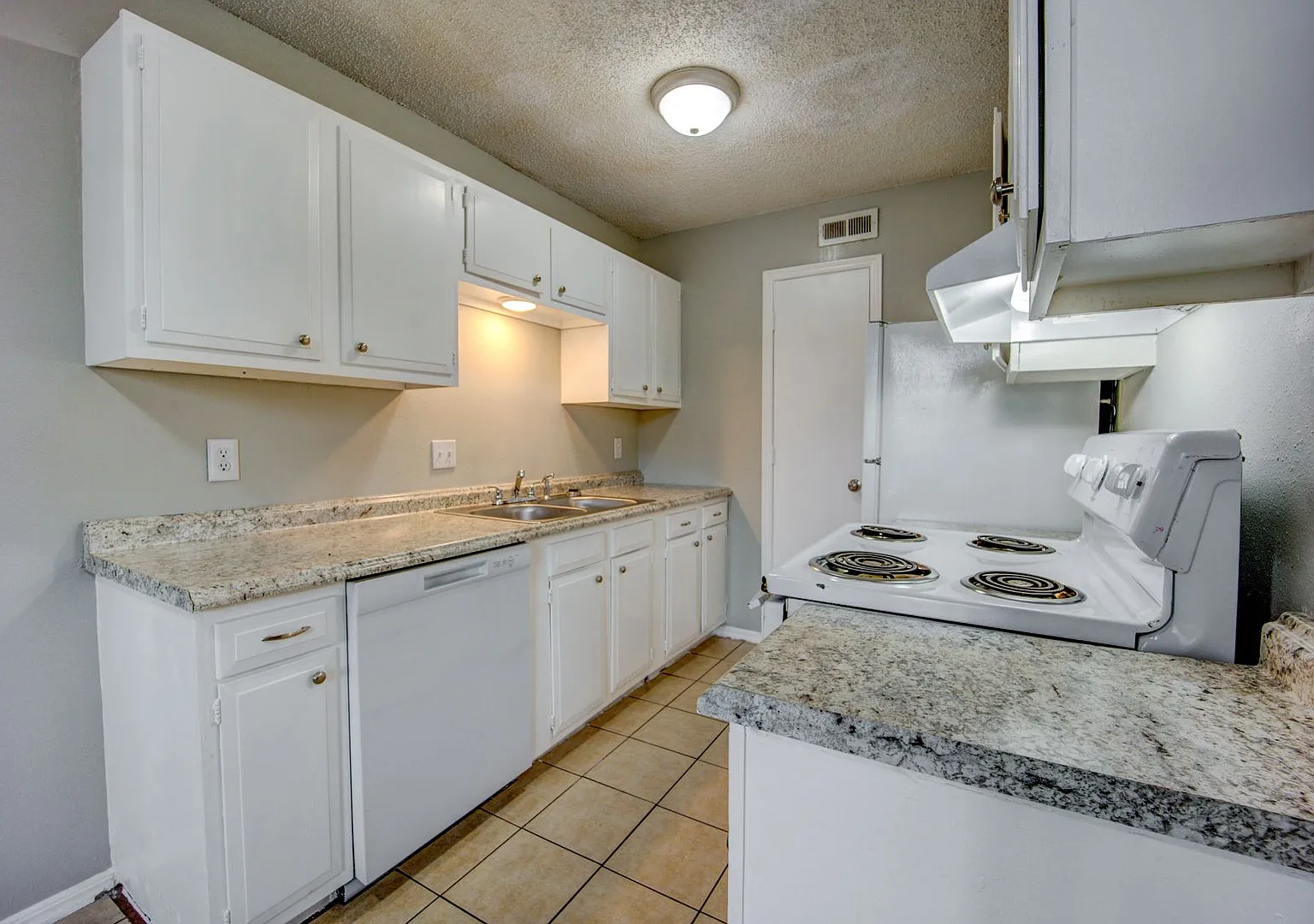 The Dogwood: 1 & 2 Bedroom Apartments — Photo 3
