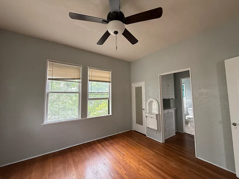 326 W Huisache Ave #11 — Photo 4