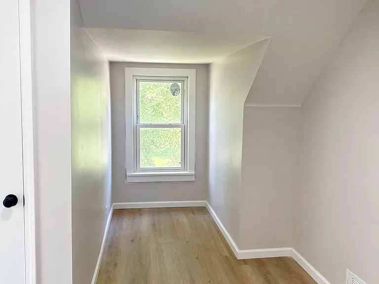 4748 Warnock Ave — Photo 14