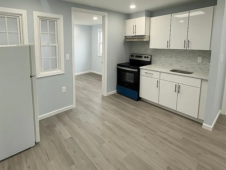 21813 Jamaica Ave #2 — Photo 5