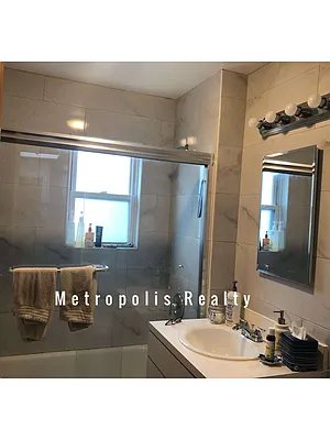 Rented by Metropolis International Realty Inc. | media 21