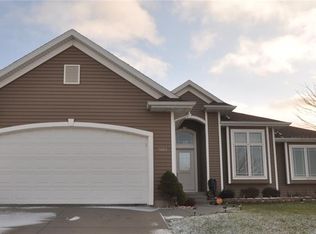 5513 Mayfair St SW, Cedar Rapids, IA 52404