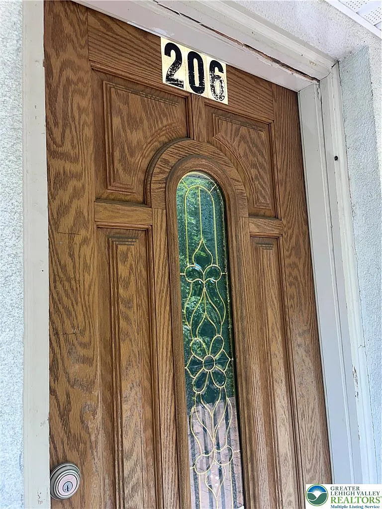 2 bed, 1.0 bath, 600 sqft, $1,325 — Photo 2