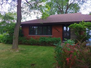 1334 Elliott St, Park Ridge, IL 60068