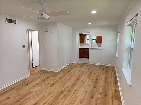 3rd image of 3933 Inwood Rd APT 2023