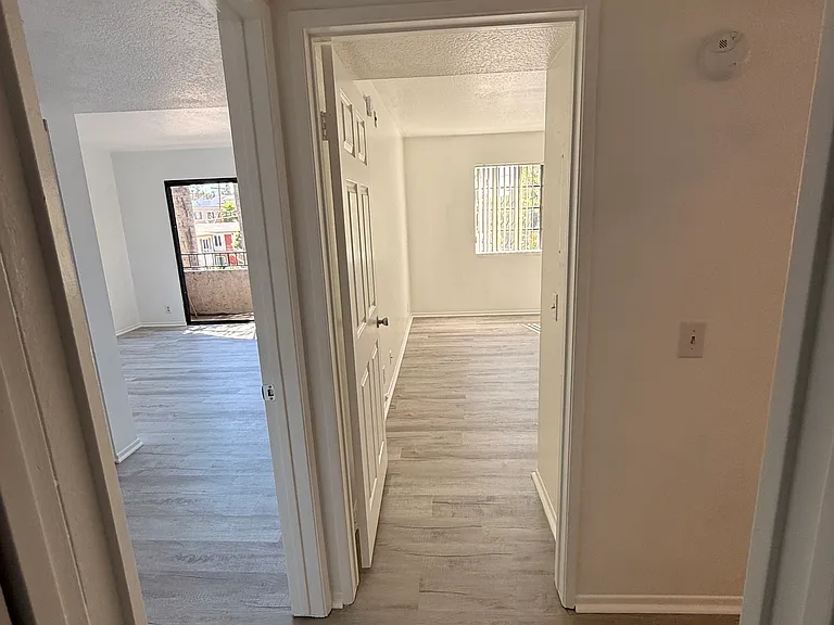4434 Fulton Ave #202 — Photo 6