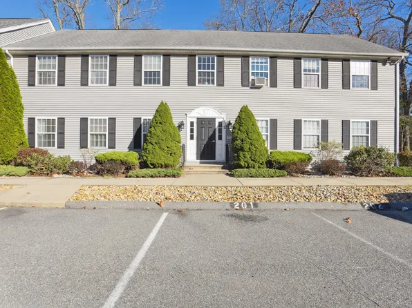 48 Kings Highway #202, Ledyard, CT 06335