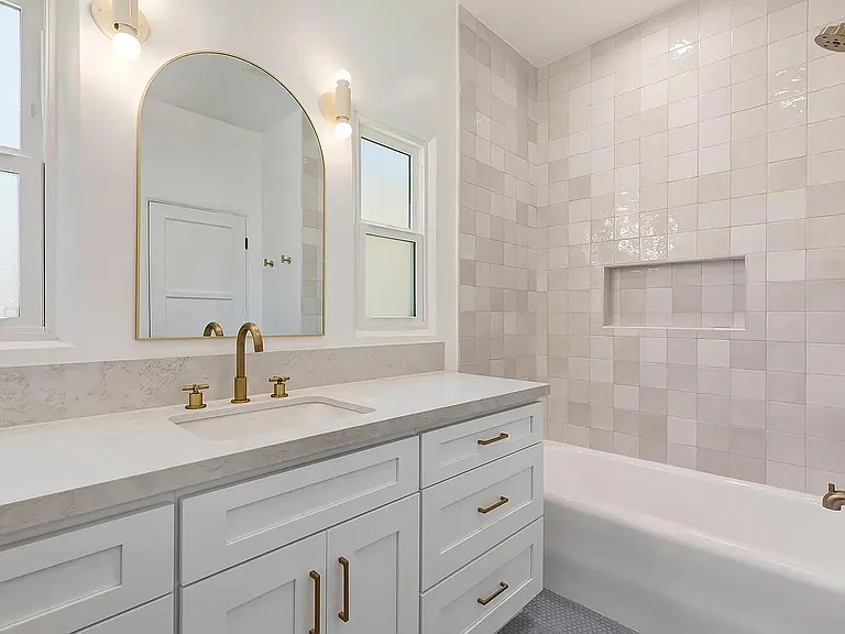 3429 Edgehill Dr #2 — Photo 10