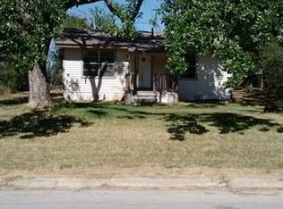 624 Rice St, Rockdale, TX 76567