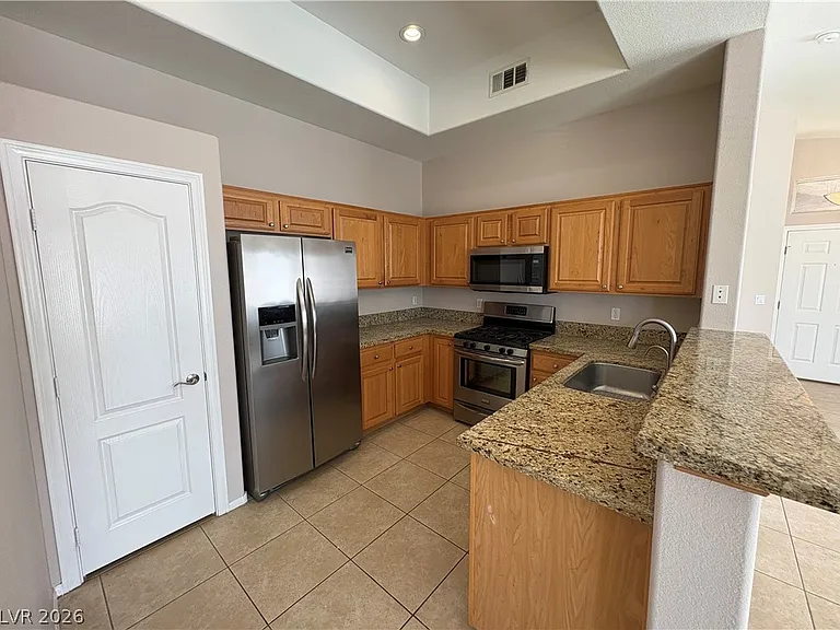 2305 W Horizon Ridge Pkwy #3923 — Photo 4