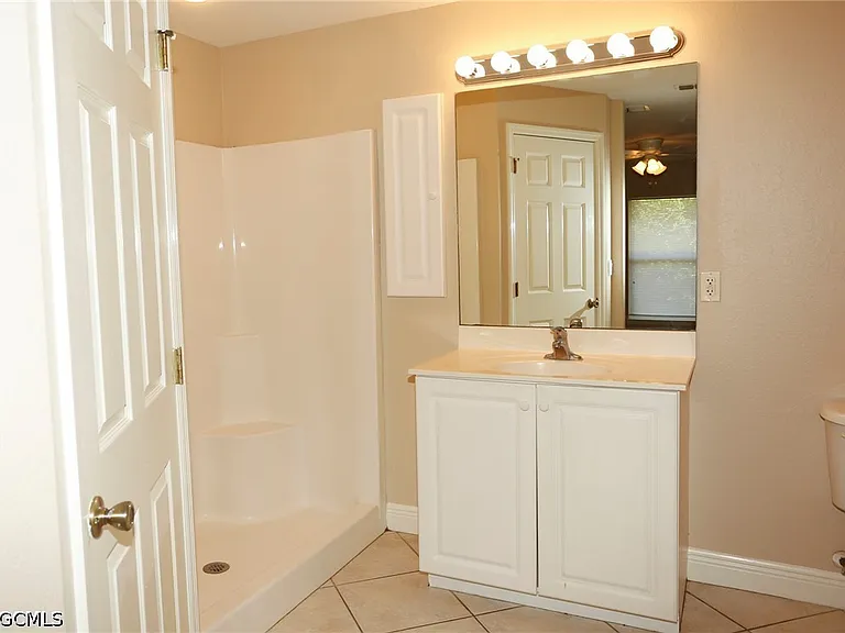 4754 Leonard Blvd S — Photo 10