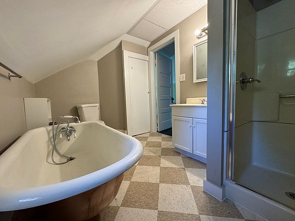 5th image of 82 Oakdale Ave APT 1
