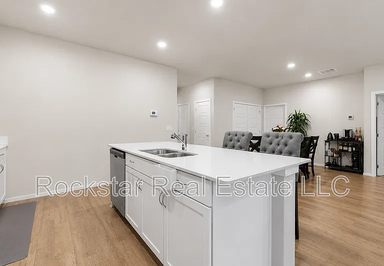 8215 S Avery Rd — Photo 10