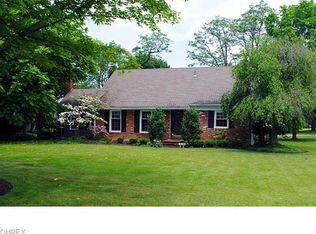 359 Bell St, Chagrin Falls, OH 44022