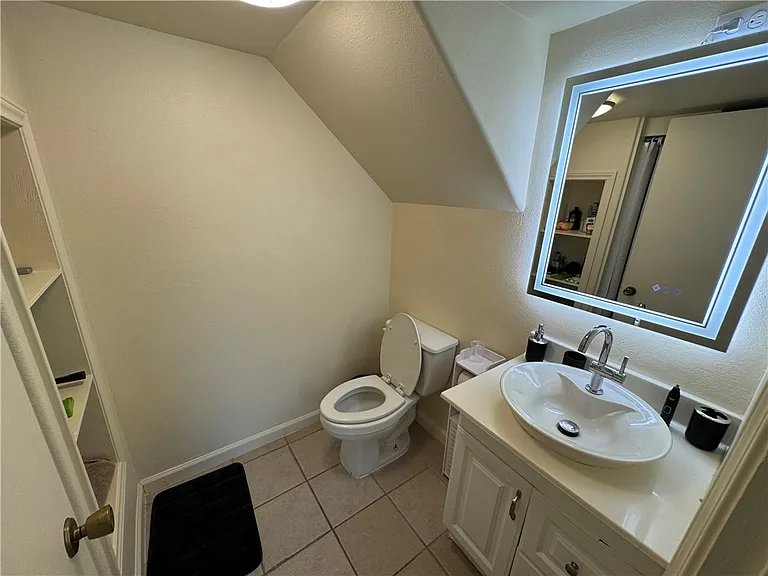 600 W Dexter Dr #A — Photo 7