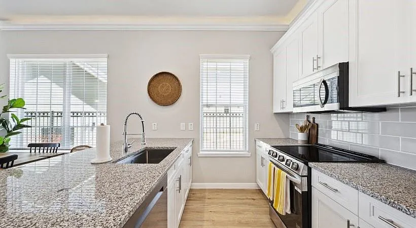 4 bed, 3.5 bath, 1912 sqft, $2,650 — Photo 4