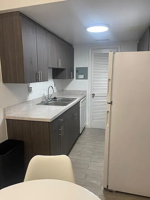 1 bed, 1.0 bath, 550 sqft, $1,750 — Photo 2