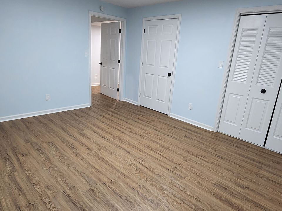 1st image of 102 Millwheel Ct
