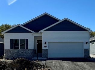 383 Gleneagles Dr, Butler, PA 16001