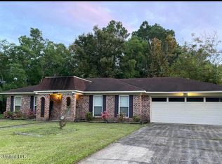 2107 University St, Gautier, MS 39553