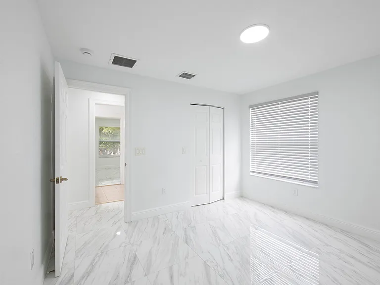 4668 SW 183rd Ave — Photo 10