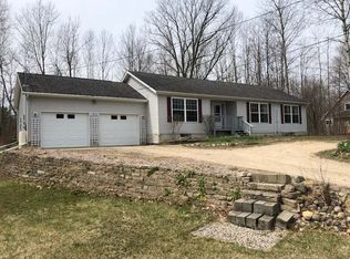 7820 White Birch Dr, Farwell, MI 48622