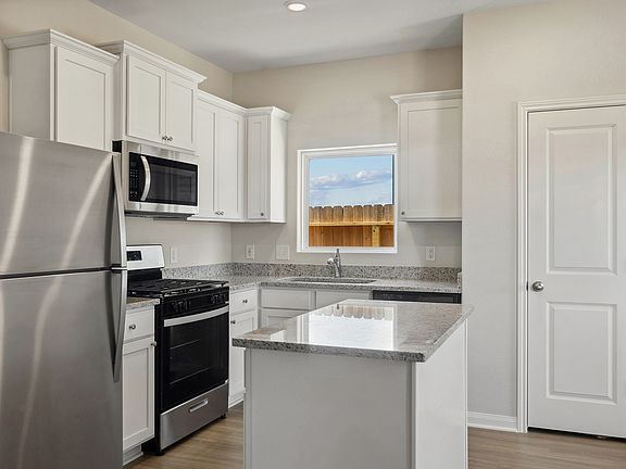 Chef-ready kitchen with a island