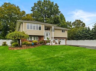 3 Farmstead Rd, Commack, NY 11725