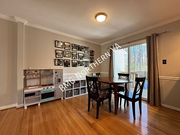 5th image of 6038 Rockton Ct
