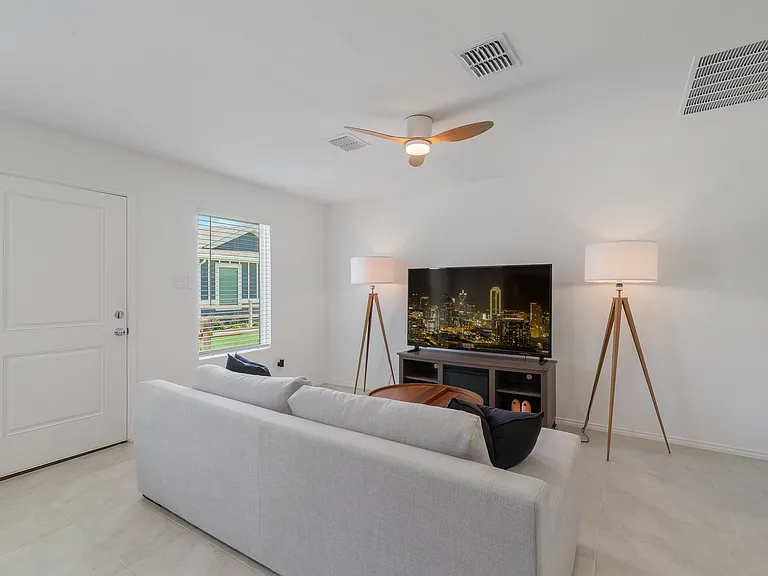 8746 Texas Risinger Dr — Photo 8