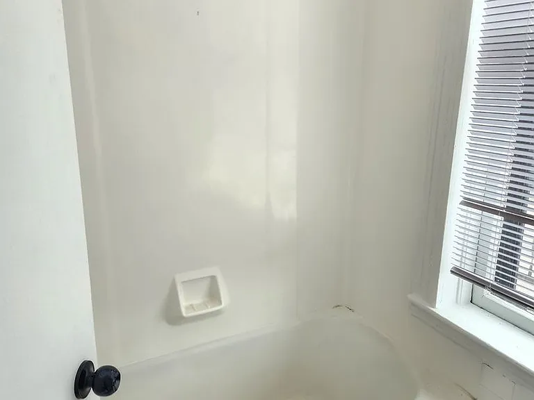 136 W Pearl St — Photo 7