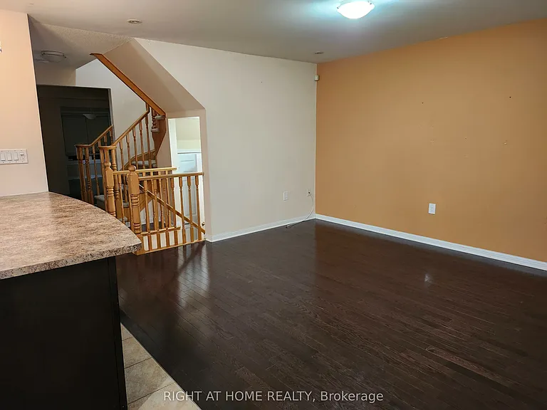 786 Bolingbroke Dr — Photo 6