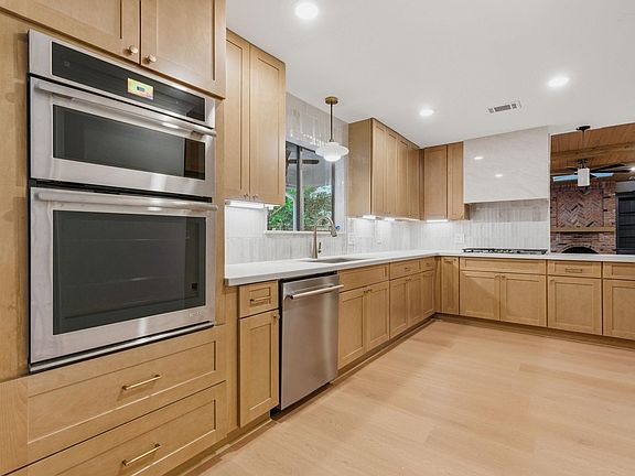 5th image of 10909 Sweetspire Pl