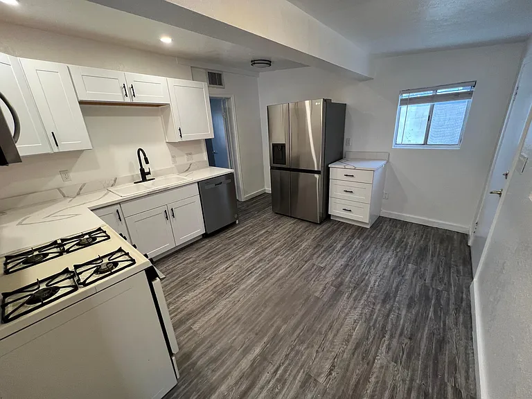 515 E Lester St #1 — Photo 9