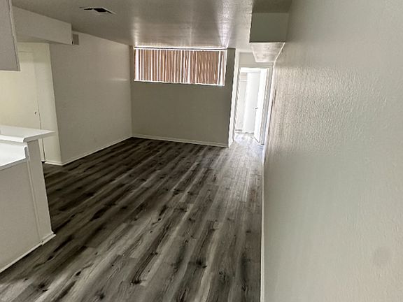 3rd image of 7040 Haskell Ave #202