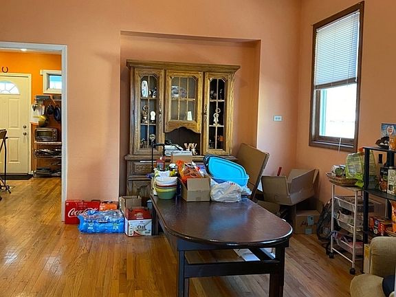 5th image of 4040 N Kildare Ave