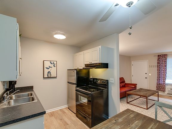 5th image of 3600 Hillsboro Pike APT D1