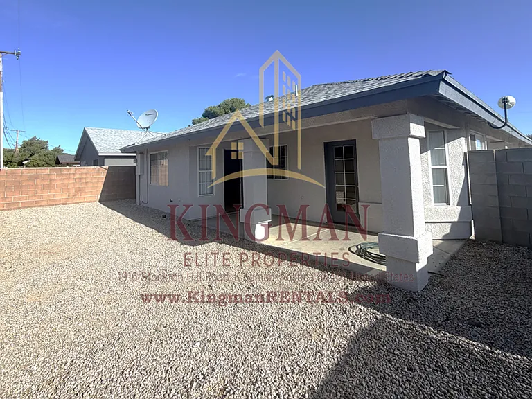 1748 Club Ave — Photo 7