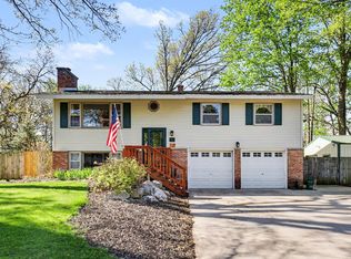 1422 Maplewood Dr, Jenison, MI 49428