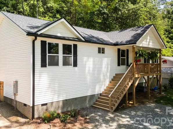 98 Dryid Hill Rd, Swannanoa, NC 28778