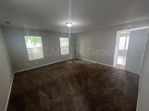 3rd image of 3457 N Illinois St