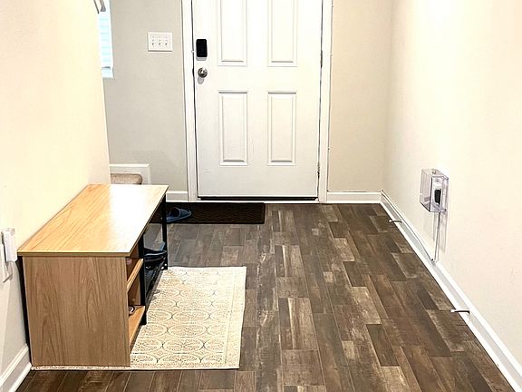 5th image of 593 Belcaro Dr