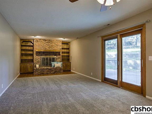 4th image of 15526 Howard Cir
