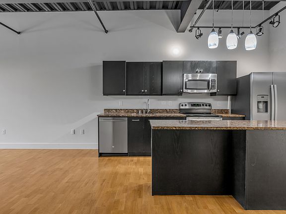 5th image of 350 E Short St Unit 211