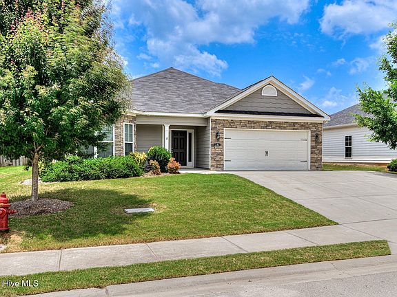3rd image of 252 Carlow Drive