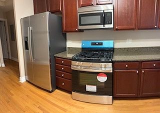 4th image of 7021 N Greenview Ave APT 1N