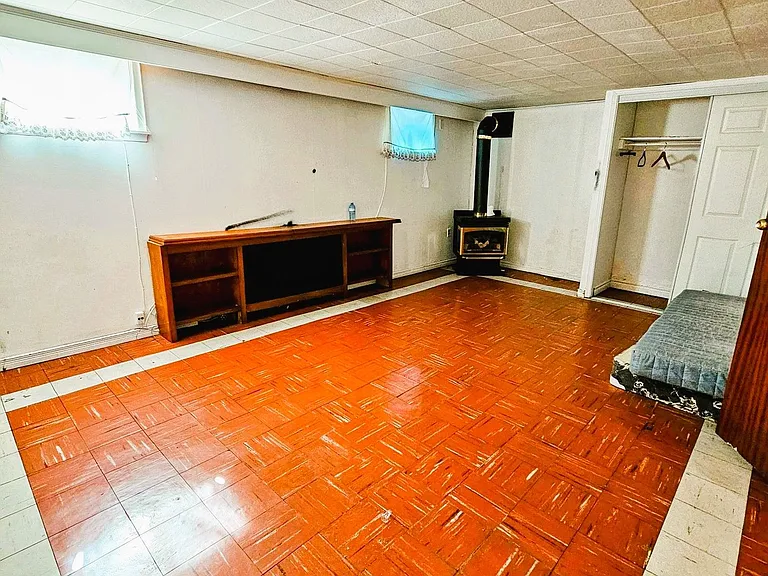 978 Pharmacy Ave #BASEMENT — Photo 11