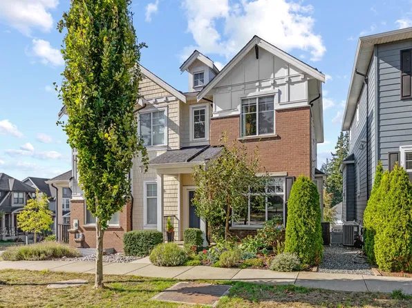 2209 165th St, Surrey, BC V3Z 0L8