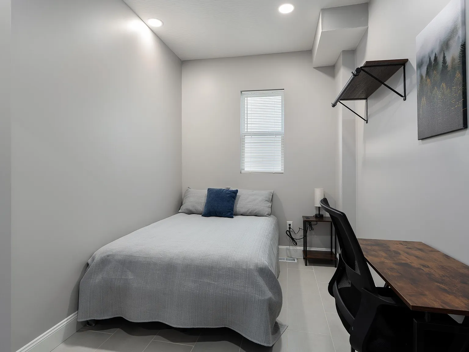 4 bed, 3.0 bath, 1806 sqft, $1,001 — Photo 1