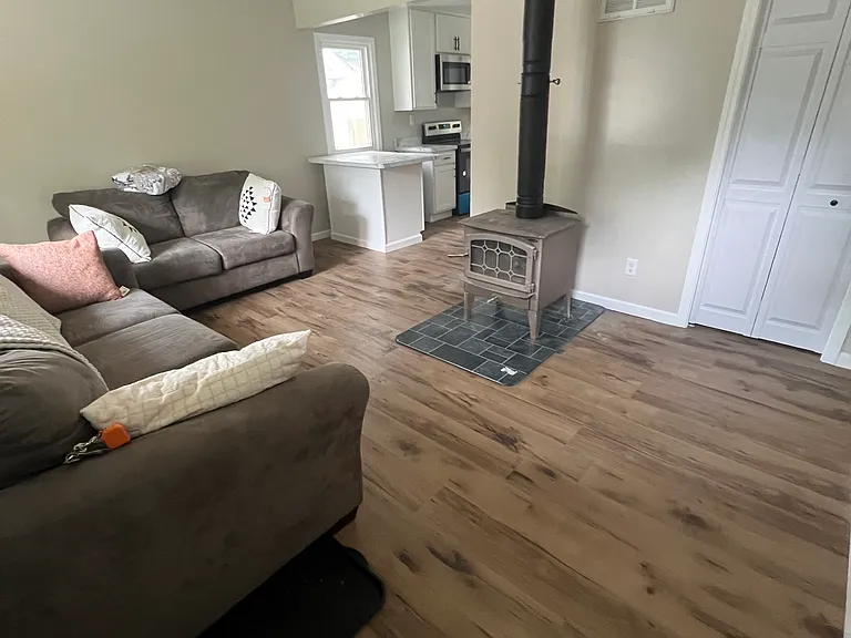 1423 Cummings Blvd — Photo 3